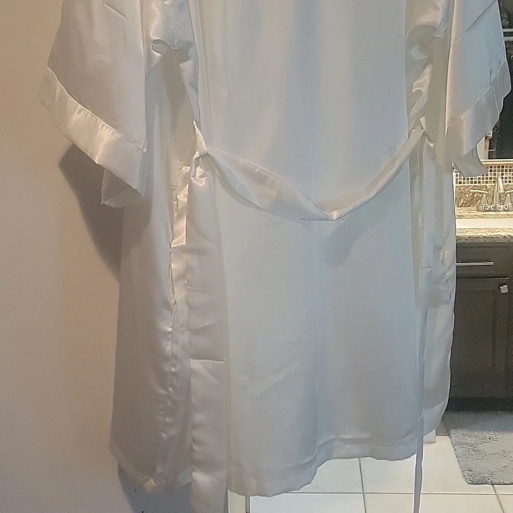Bride Robe 👰‍♀ White Wedding Robe - Picture 4 of 7